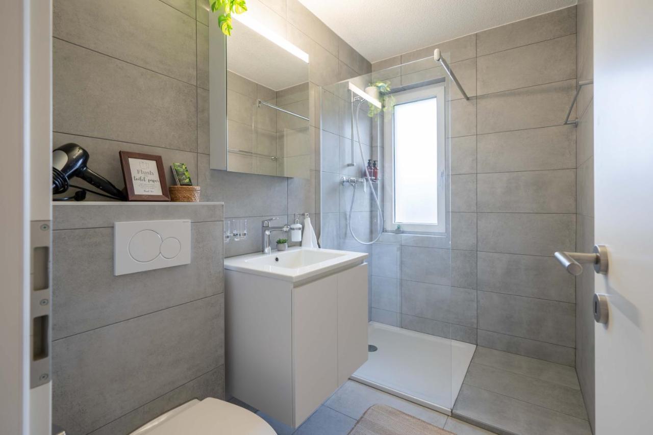 Moderne Wohnung Mit Parkplatz - Top Floor Ostermundigen Екстер'єр фото
